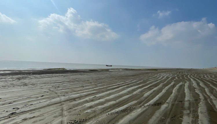 রাজনৈতিক অস্থিরতায় পর্যটকদের সাড়া নেই, পর্যটন ব্যবসায় ধস