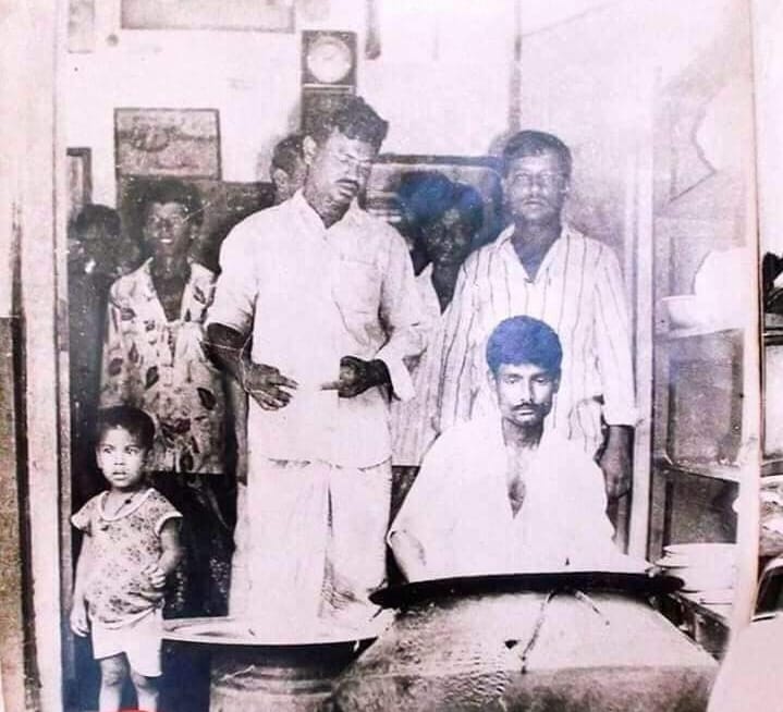 ঐতিহ্যবাহী হাজীর বিরিয়ানির দোখান