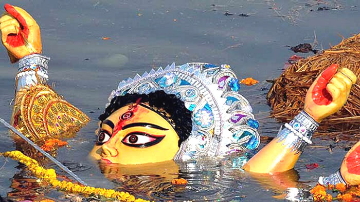 বিসর্জনের মধ্যদিয়ে শেষ হলো শারদীয় দুর্গোৎসব