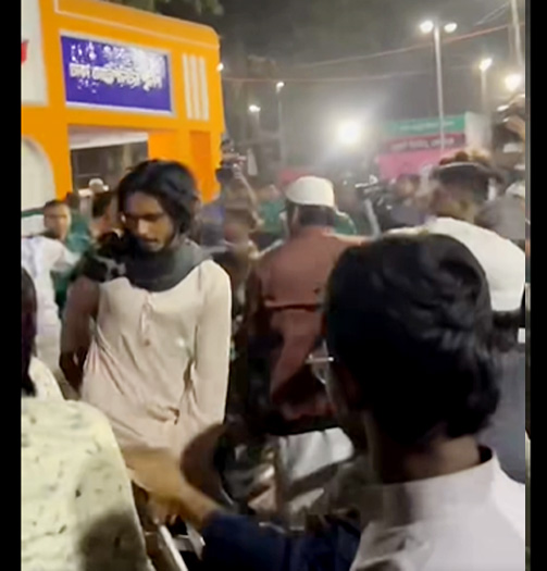 বইমেলায় আক্রমণ মতপ্রকাশের ওপর আঘাত: ১২৪ লেখক-শিল্পী-অধিকারকর্মীর বিবৃতি