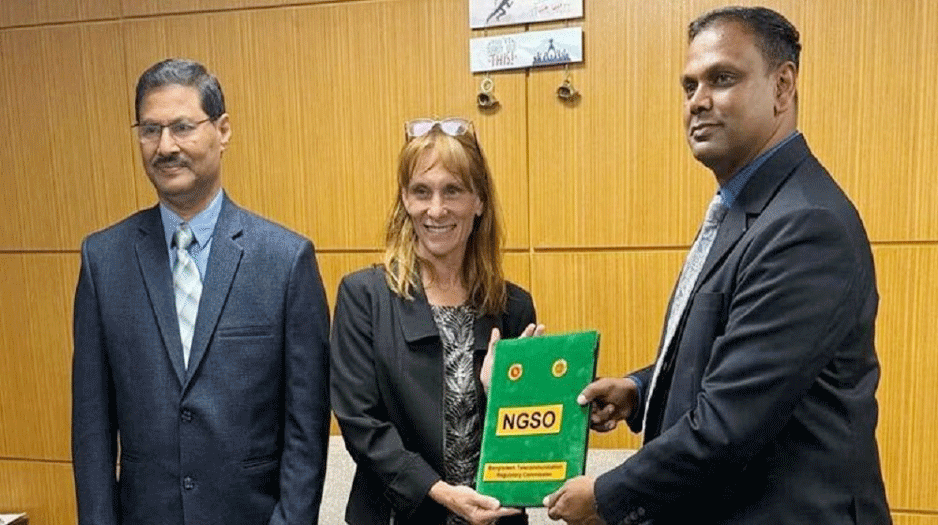১০ বছরের জন্য স্টারলিংককে দুটি লাইসেন্স দিলো বিটিআরসি