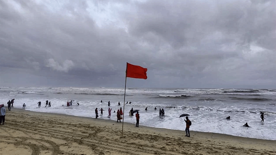 উপকূল এখন ঝুঁকিমুক্ত, সতর্ক সংকেত নামানোর নির্দেশ